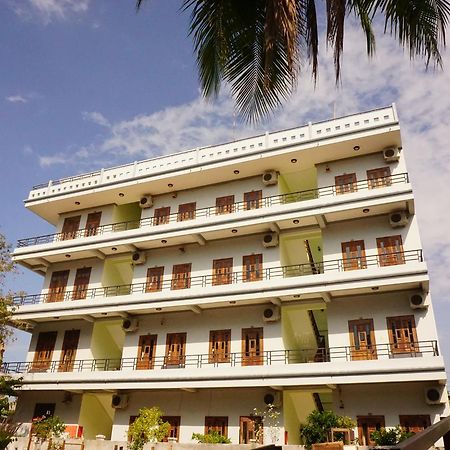 Cat Tien Guesthouse Муи Не Екстериор снимка